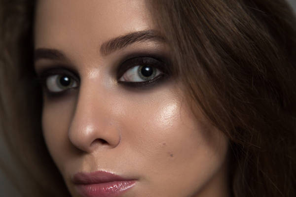 ahumado ojos