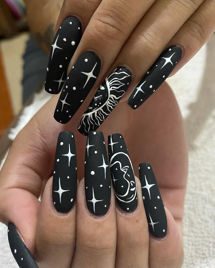 uñas de porcelana con estrellas